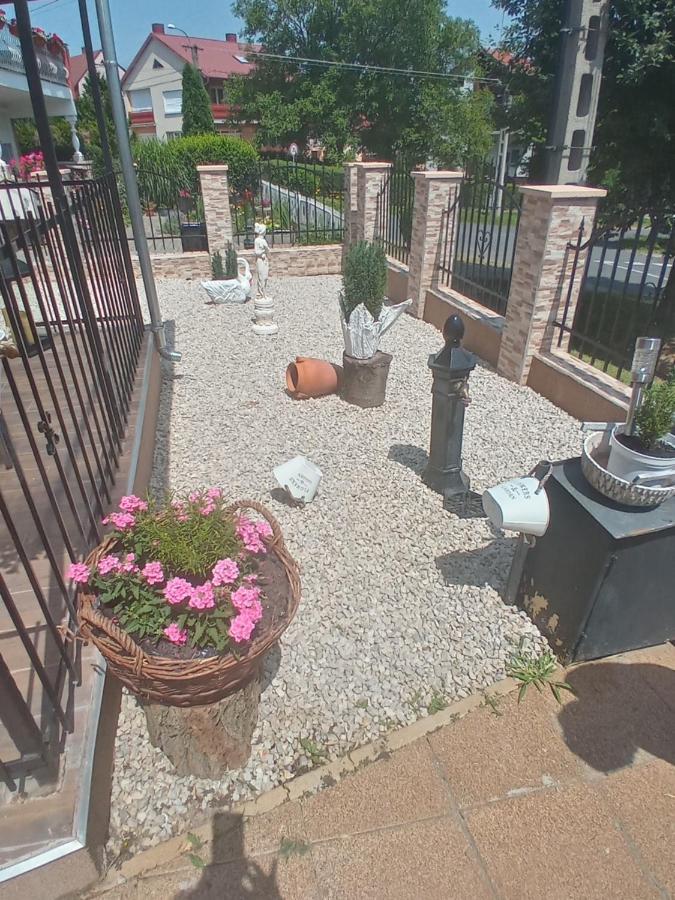 Erna Apartman Zalakaros Buitenkant foto